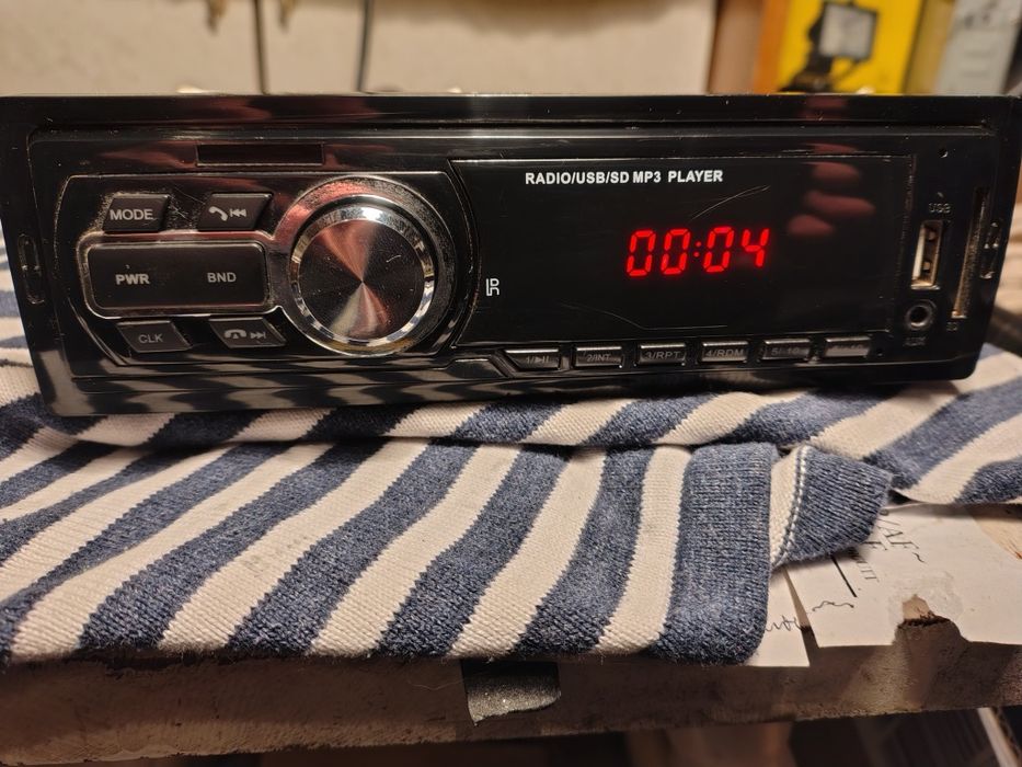 Sprzedam radioodtwarzacz samochodowy