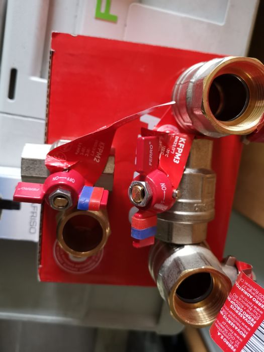 Afriso odpowietrznik automatyczny i zawory kulowe 1 cal