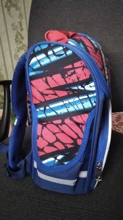 Рюкзак шкільний в гарному стані