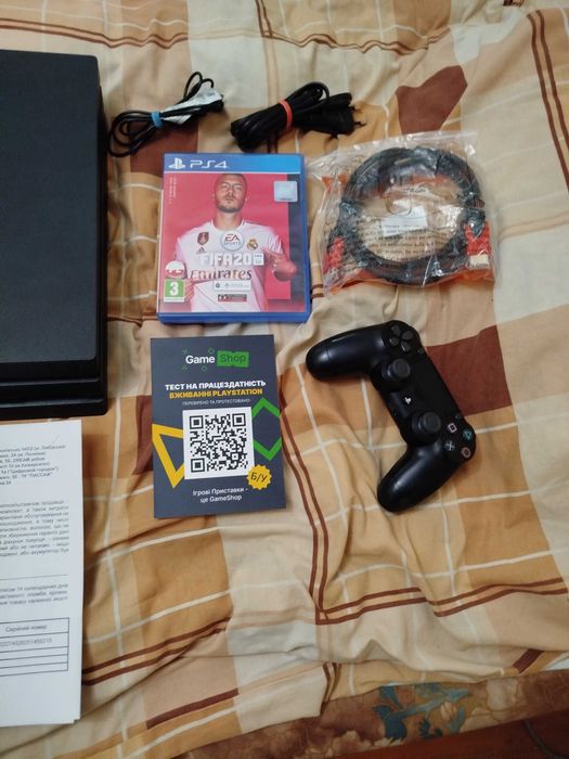 Sony PlayStation 4 Pro 1 TB в гарному стані