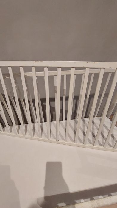 Łóżeczko 60x120 z materacem + barierka