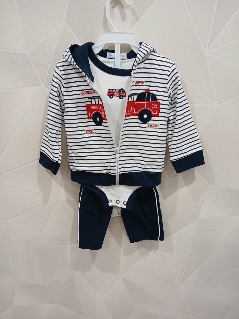•68• Nowy komplet: body, spodnie, bluza / 6M / paski, straż pożarna