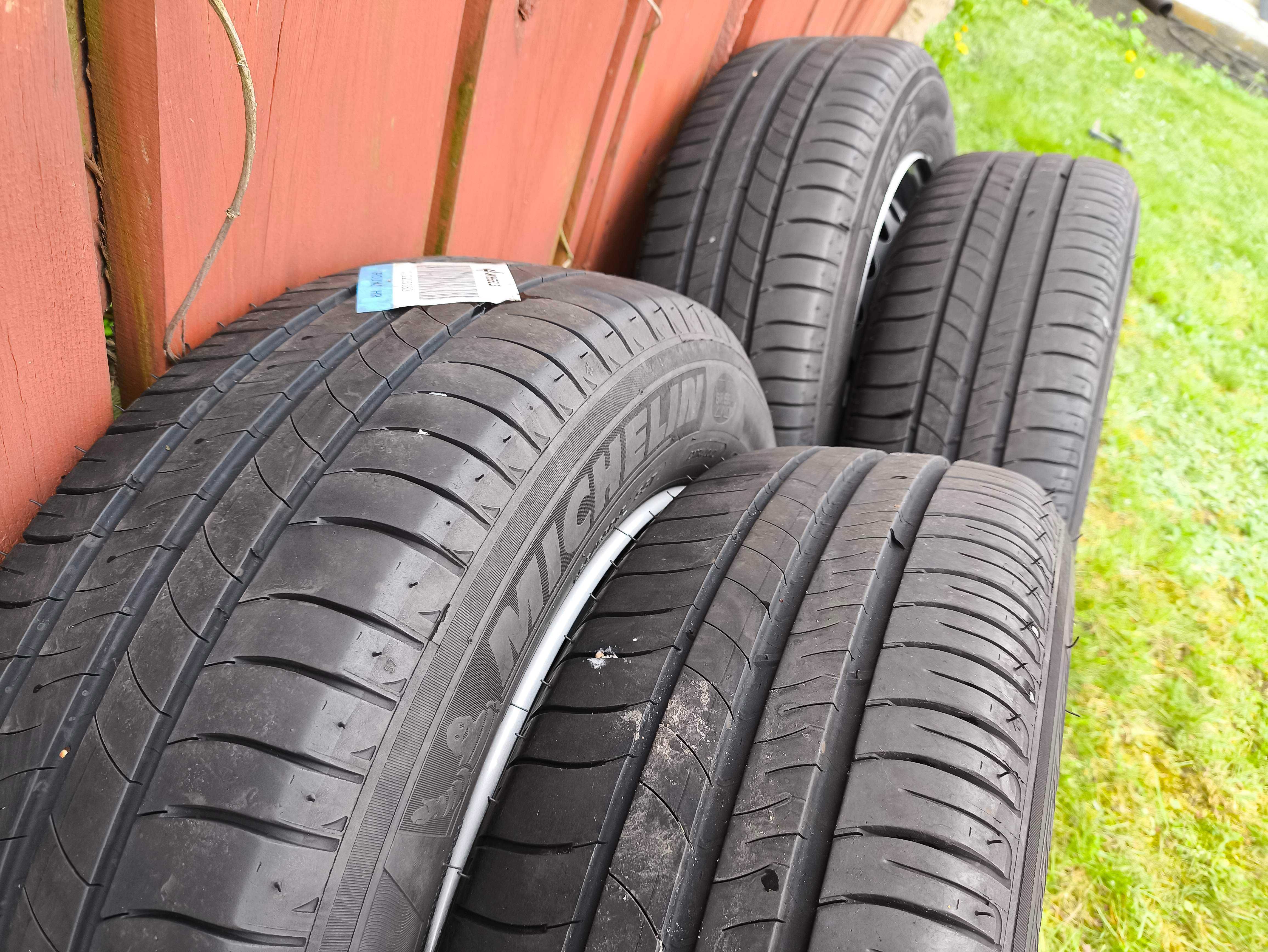 Felgi stalowe 5x108 et44 bardzo ładne opony letnie Michelin 195/65 r15