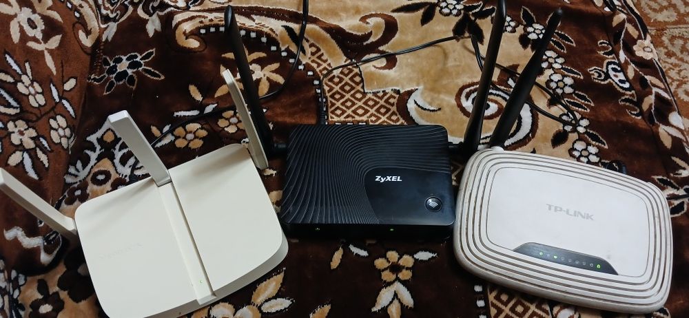 3 ри або 1 Маршрутізатори