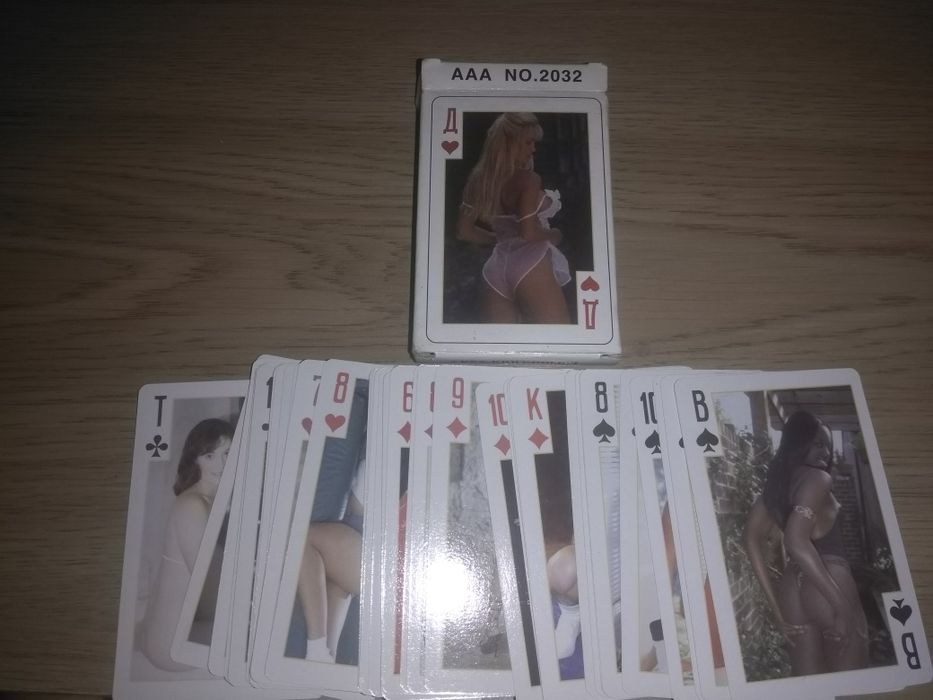 Колоды игральных сувенирных карт