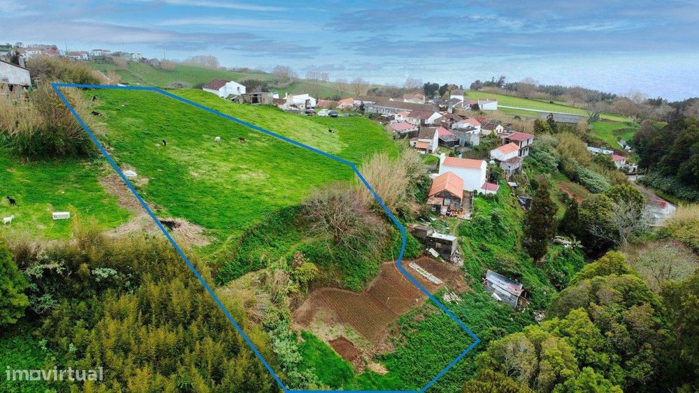 Terreno com Vista Mar e Montanha em Ponta Delgada | Santa Bárbara