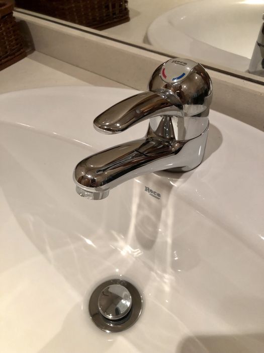 Móvel com Lavatório + Torneira Roca