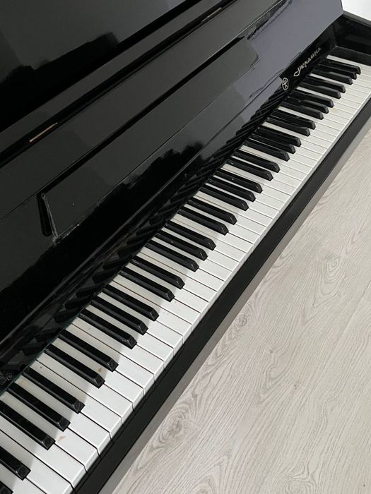 Віддам піаніно (самовивіз)