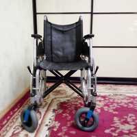 Продам коляску для инвалида и костыли