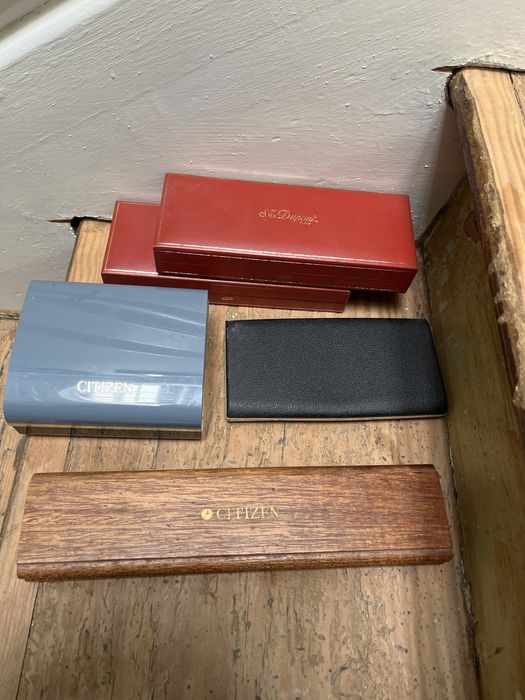 Caixas para relogios e canetas