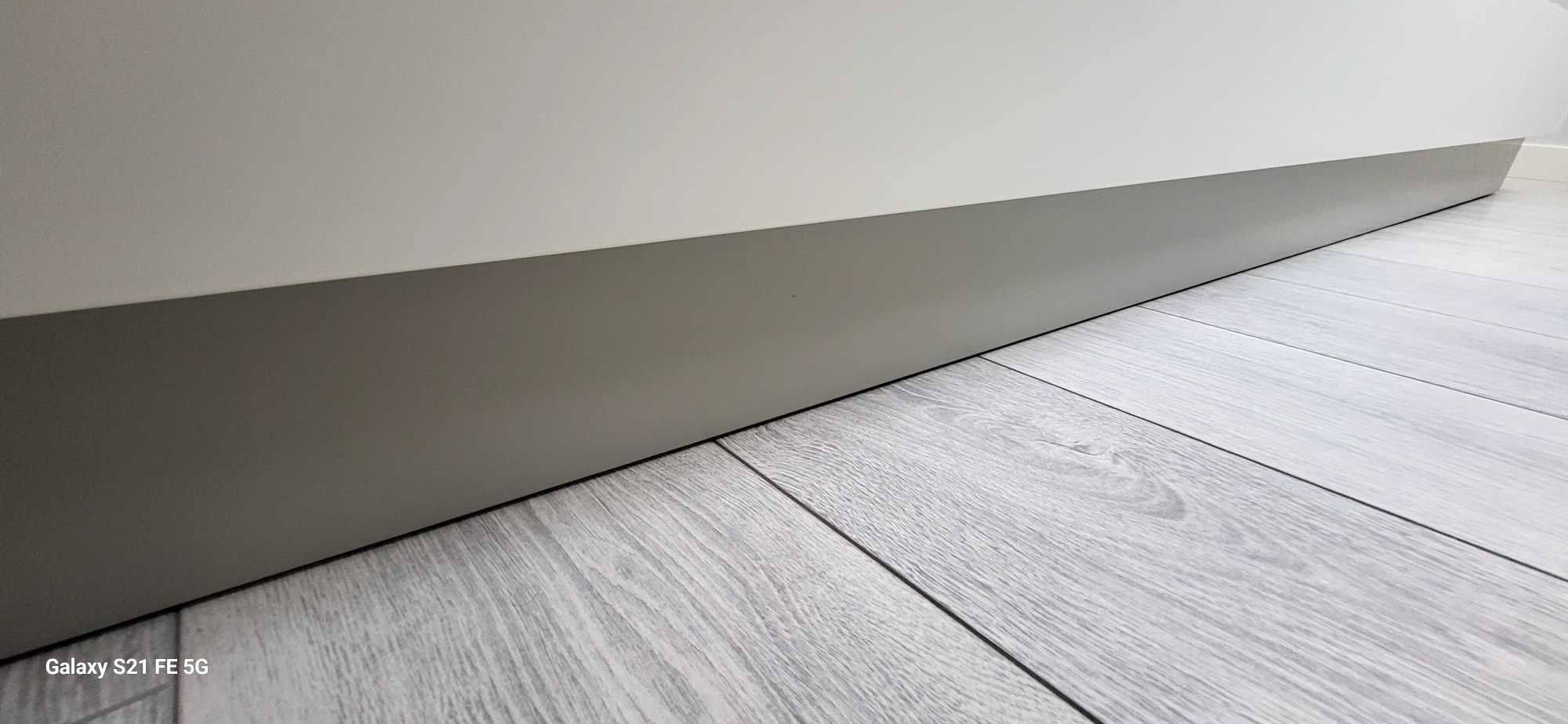 Cama de corpo e meio, lacada branco