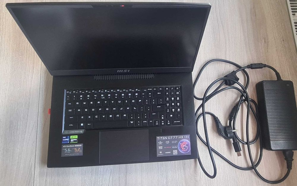 MSI Titan GT77HX 17.3 144Hz i9-13980HX 64GB RAM 2TB SSD RTX4080 Win11