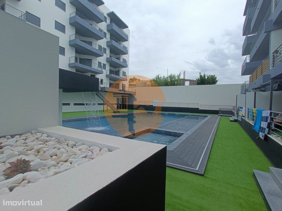 Apartamento T3 em Condomínio com Piscina e jardim novo a estrear!!!