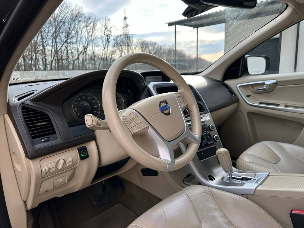 Продам Volvo xc60  2011