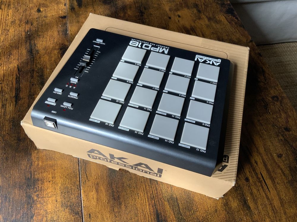 Kontroler midi  AKAI mpd18, sampler, mpd, stan bdb