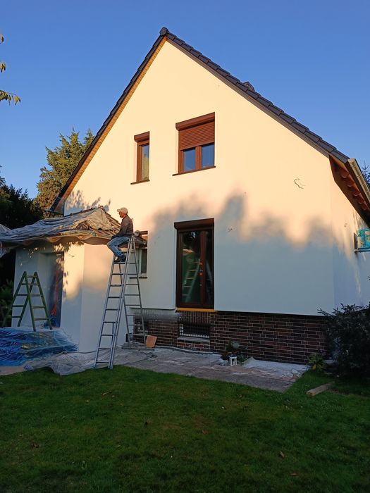 Elewacja natryskowe nakładanie tynków silikatowych