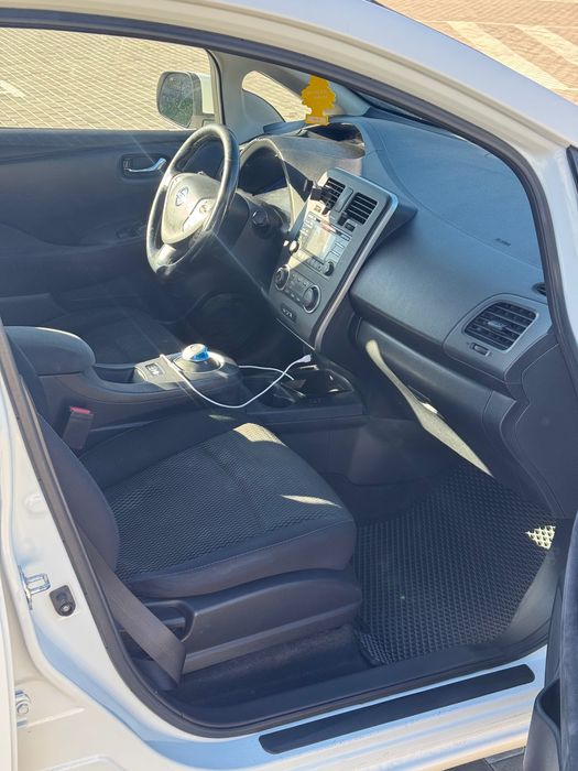 Оренда NISSAN LEAF 2014 та 2018