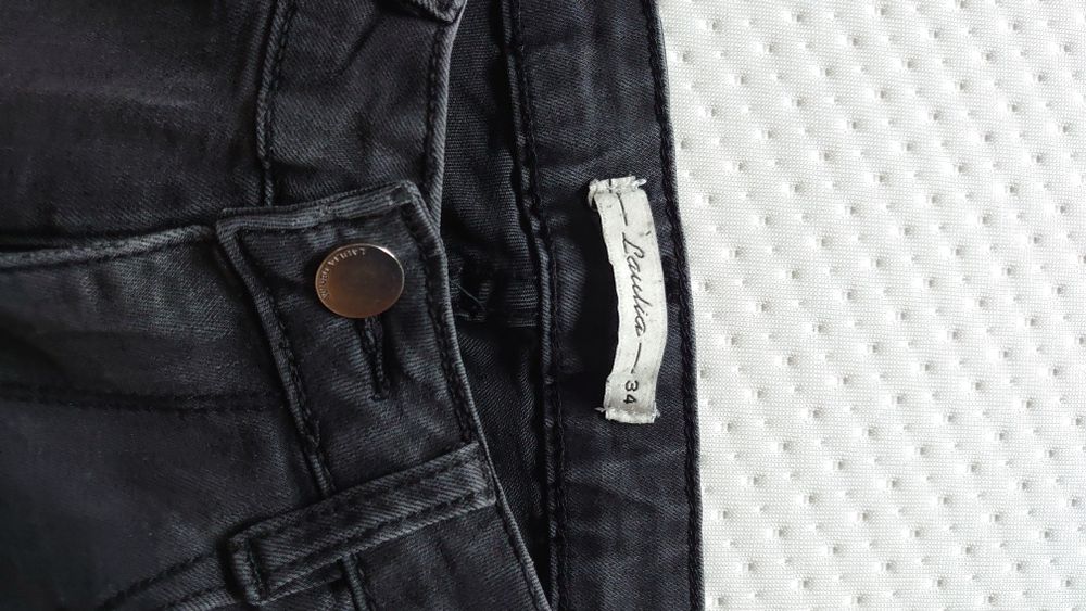 Spodnie jeansowe czarne przecierane xs