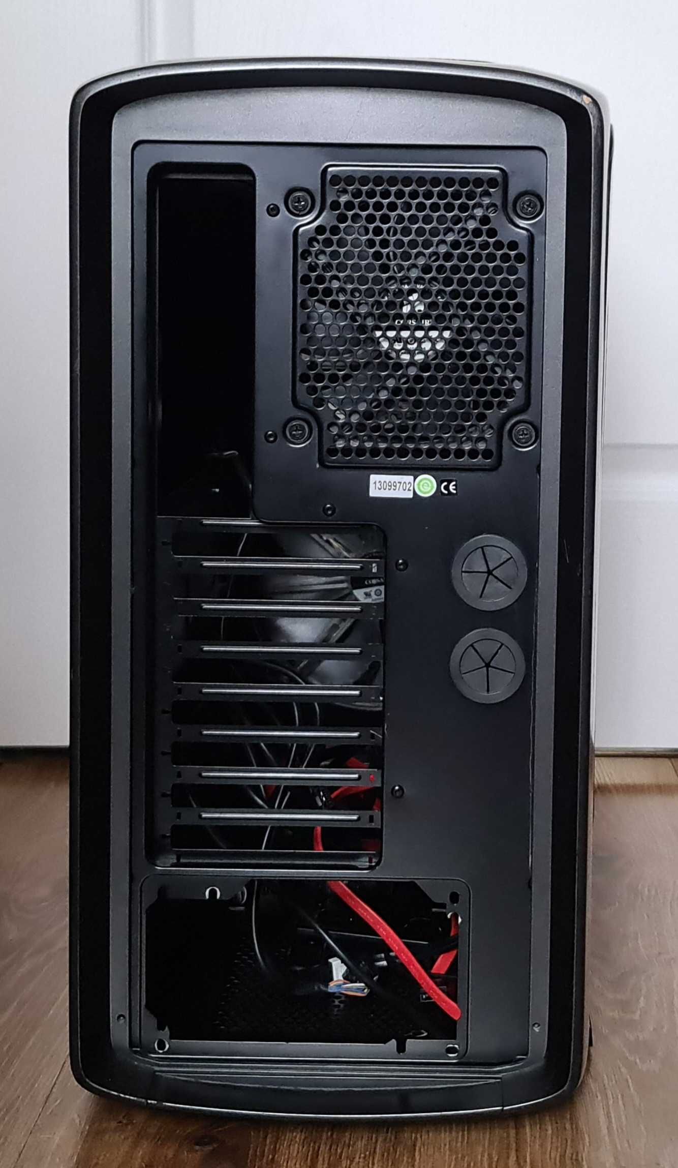 Duża obudowa komputera Corsair Graphite 600T