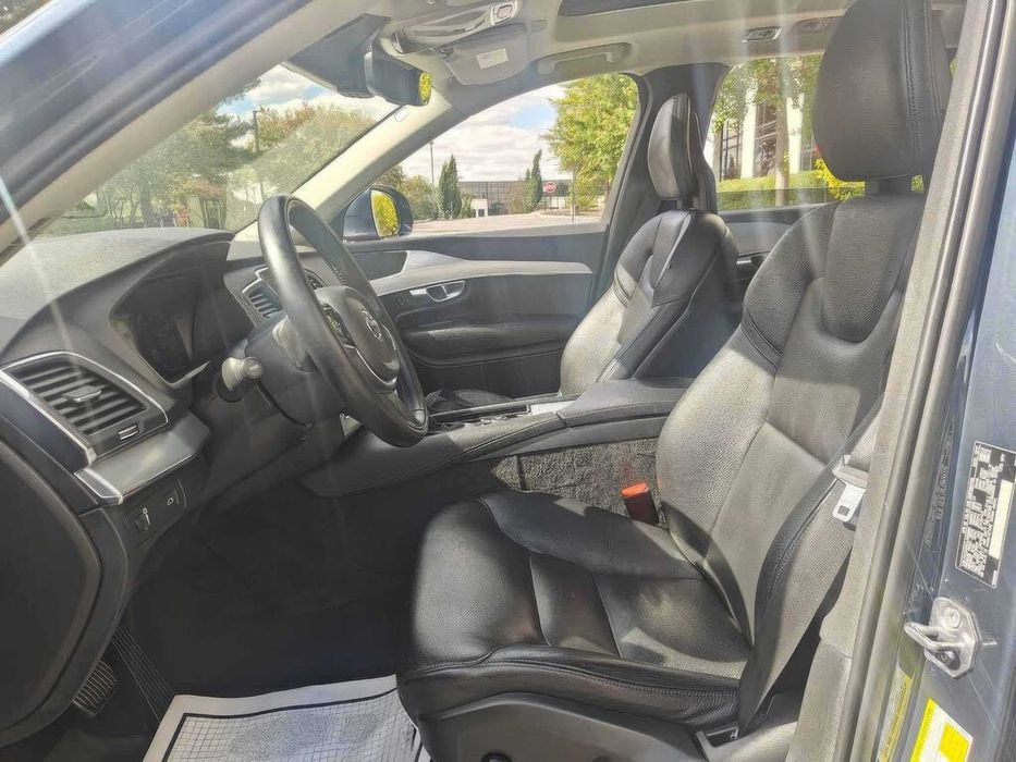 Volvo XC90 T5 Momentum 7-Passenger      2018