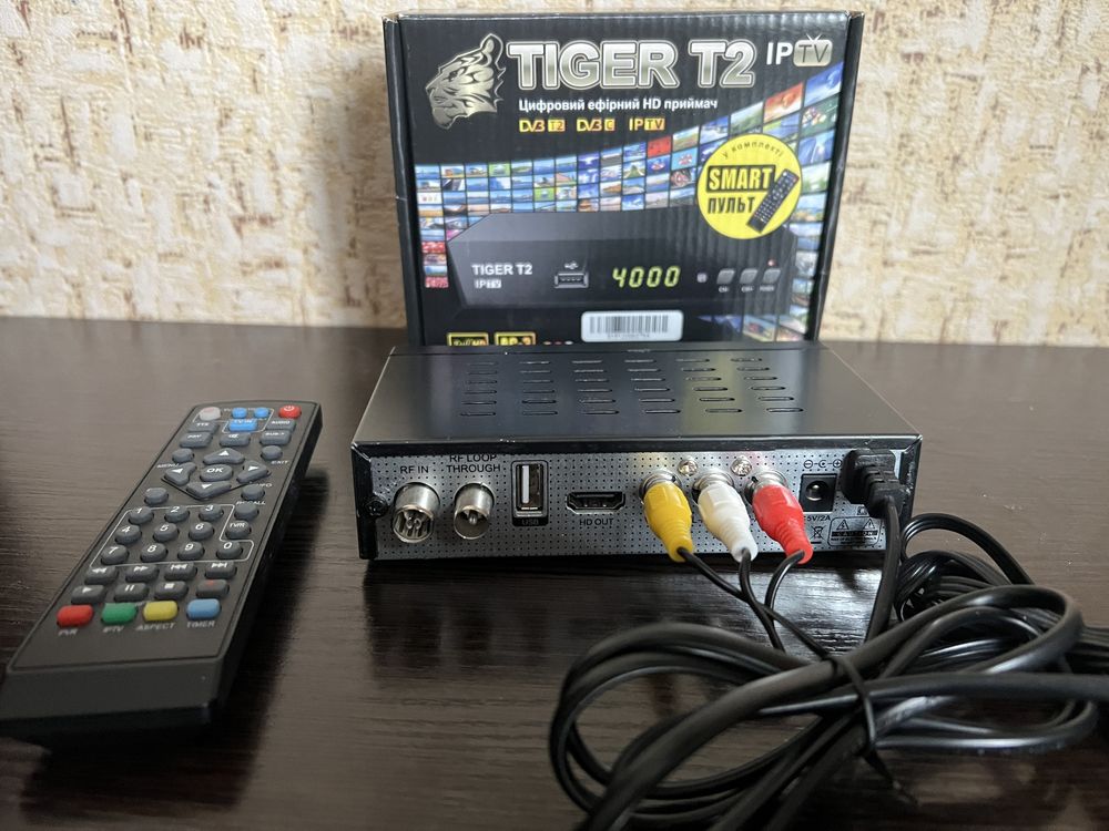 Цифровий ефірний тюнер DVB/T2 Tiger T2 IPTV