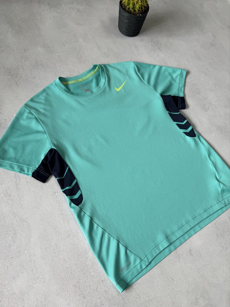 Футболка чоловіча спортивна Nike Dri-Fit оригінал термо