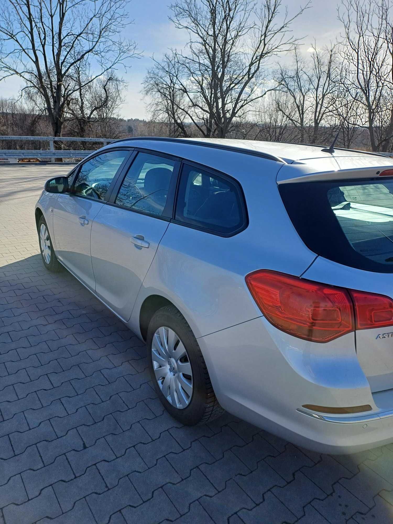 opel astra j 1.7 kombi sports tourer