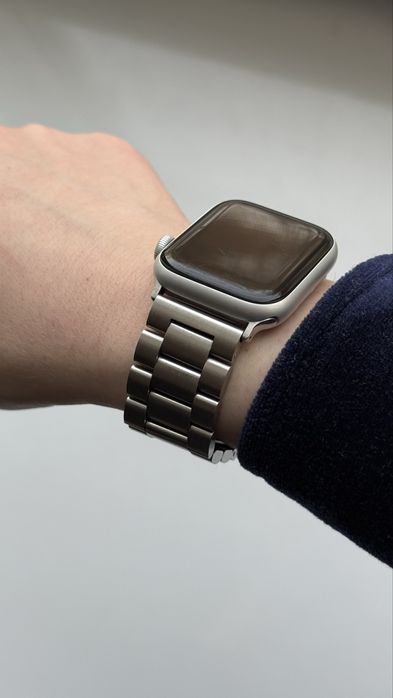 Продам СВОЇ Apple Watch 5 40mm silver сірі