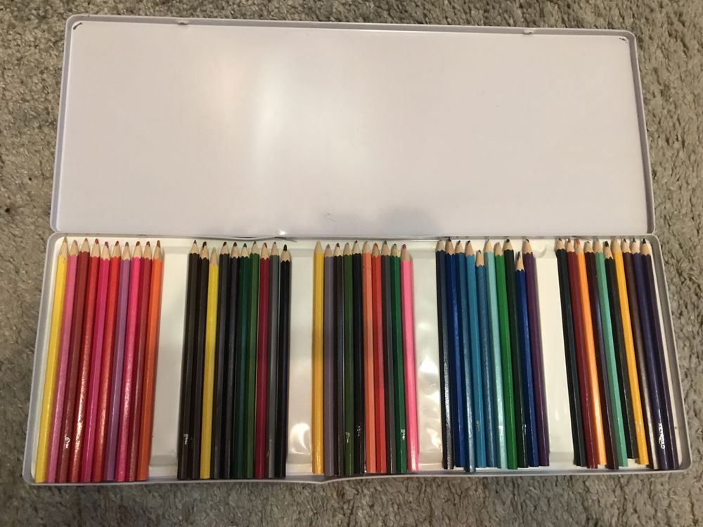 Кольорові олівці для малювання (50 шт в коробці)