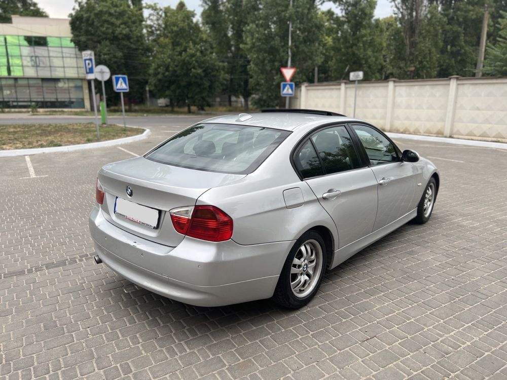 BMW 320. Автомат.