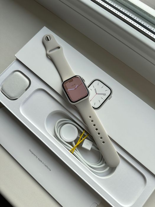 Apple Watch 7 41mm Starlight з повним комплектом.