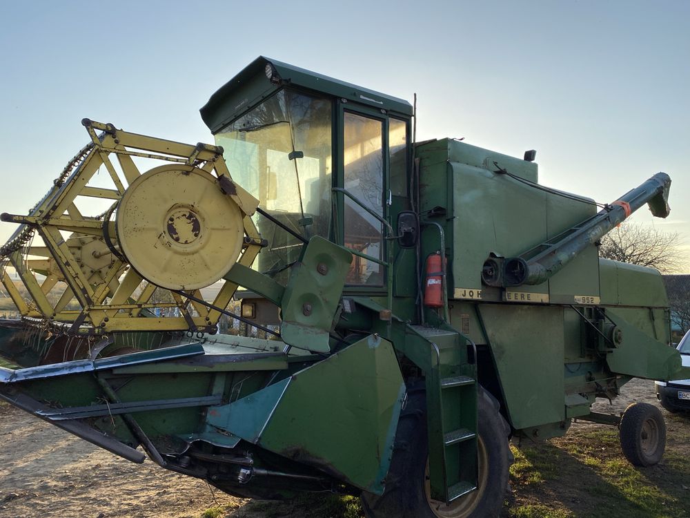Комбайн John Deere 952