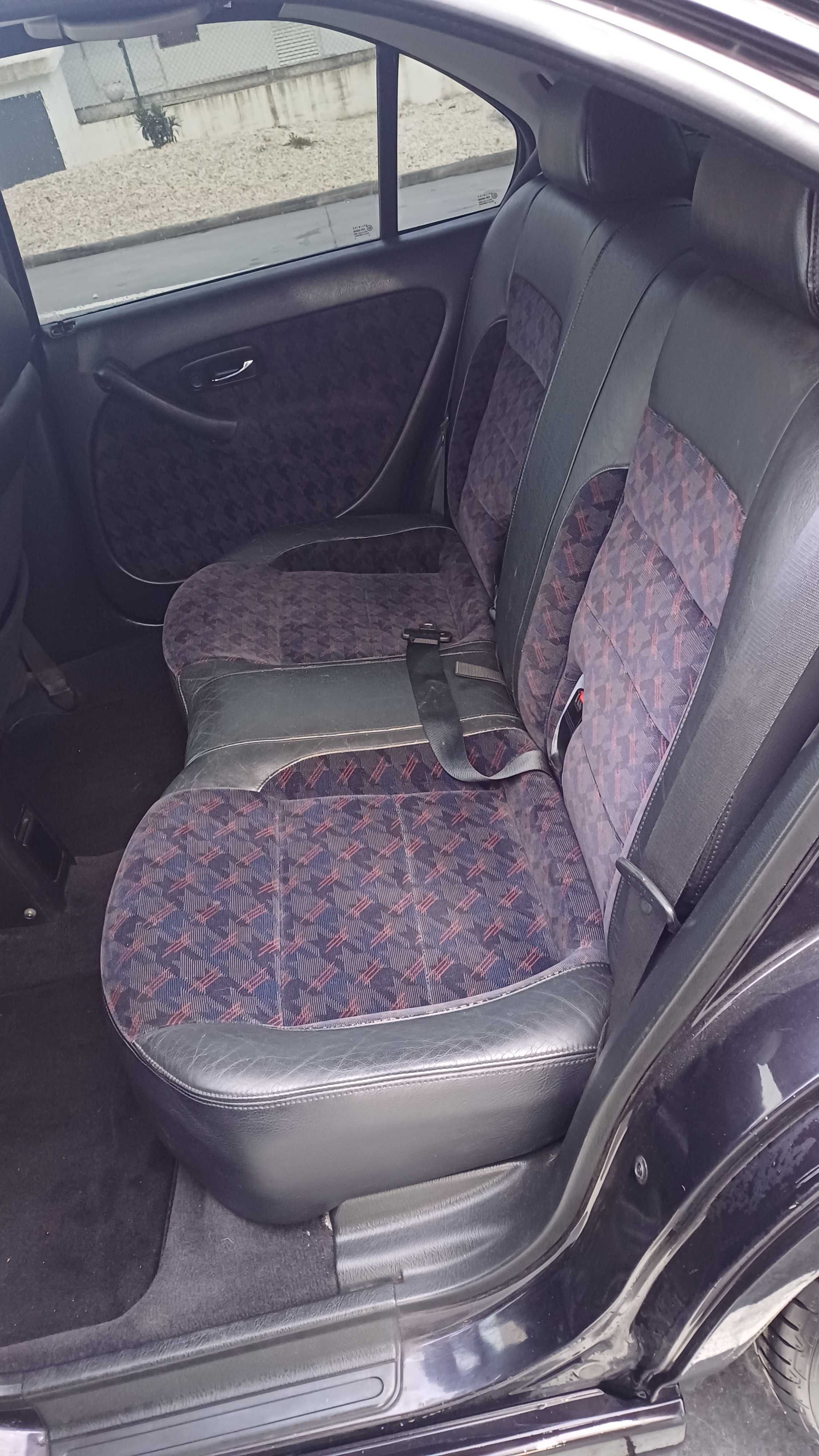 Honda aerodek 1.8 vti de livrete a bater de capas