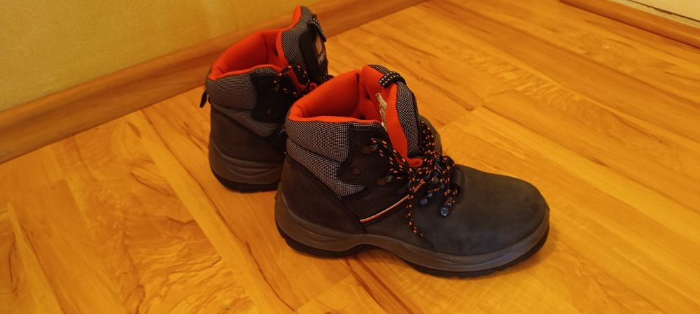 Новые ботинки TRE KS с укреплённым носком,39 размер