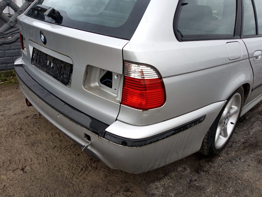 Bmw e39 kombi  tylni zderzak Mpakiet titansilber metallic