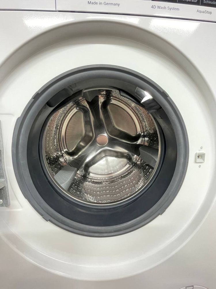 2022 рік випуску  Комплект пральна та сушильна машина BOSCH Serie 8