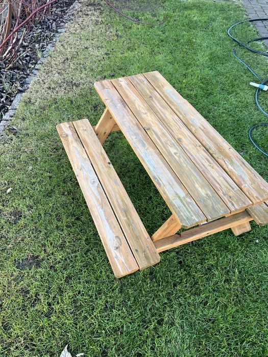 Stolik ogrodowy dla dzieci