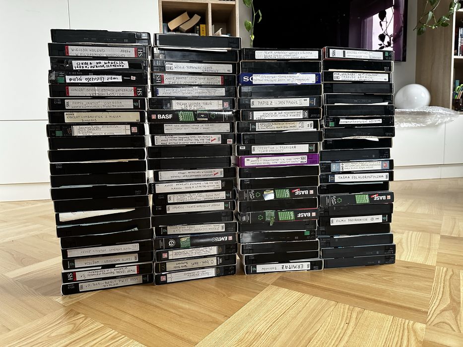 Zestaw kaset vhs - 80 sztuk z prywatnego archiwum milosnika teatru