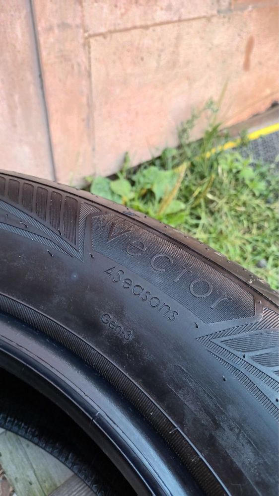 215/60/17 Goodyear Vector 4Seasons Gen-3 215/60 R17 100H XL