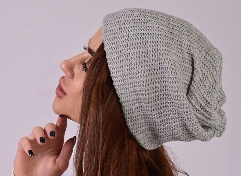 Зимняя женская шапка