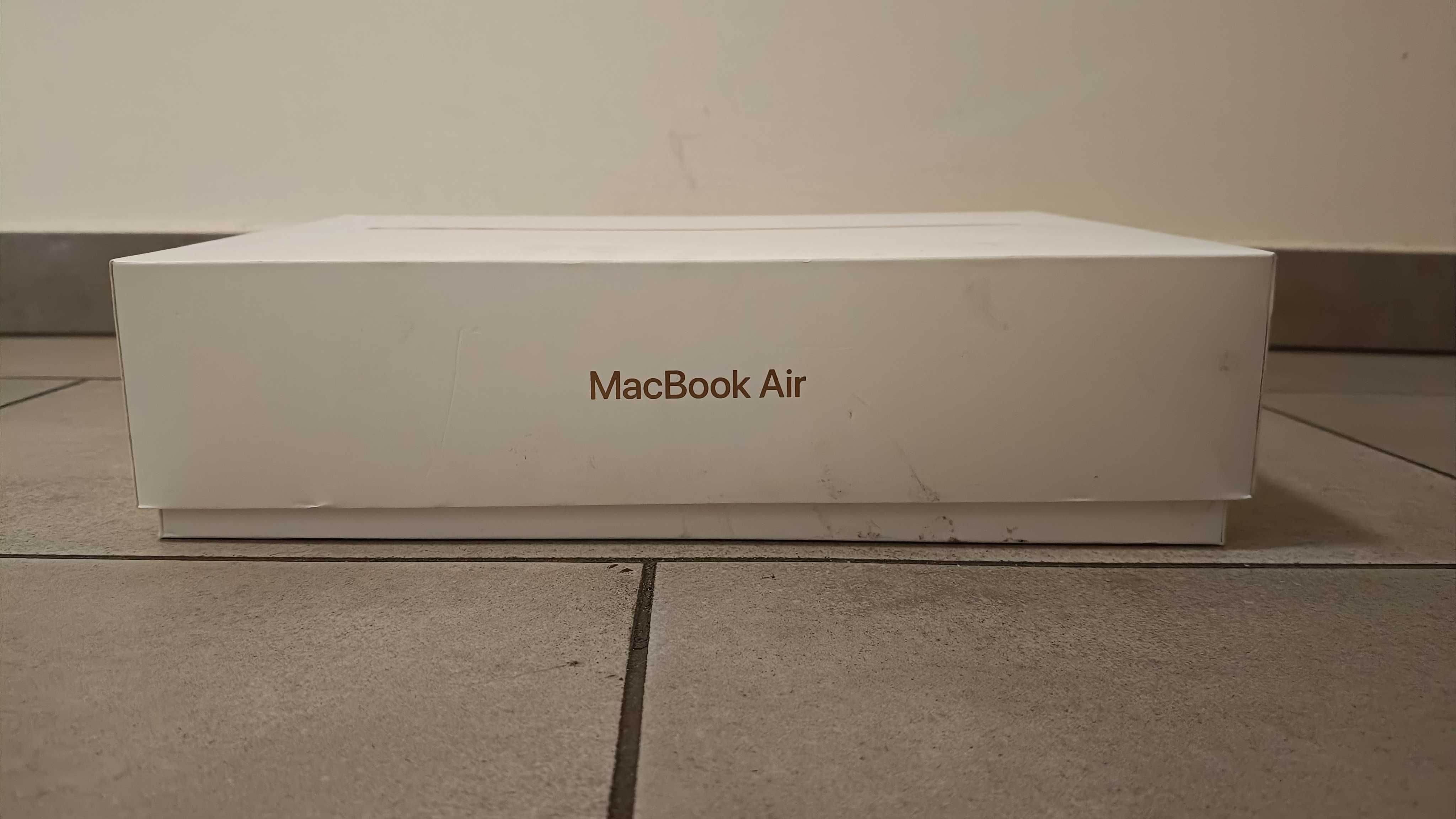 Apple MacBooK Air "jak nowy"