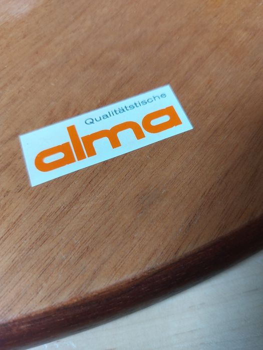 stolik kawowy marki Alma Niemcy palisandrowy drewniany vintage okrągły