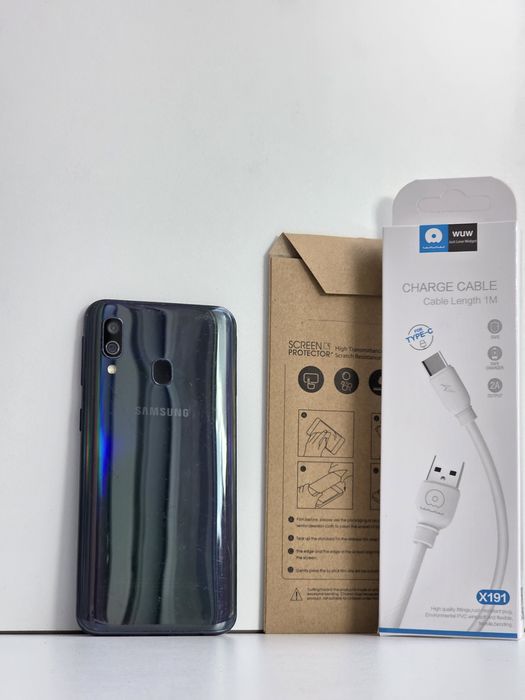 Samsung Galaxy a40 4/64 gb nfc доглянутий