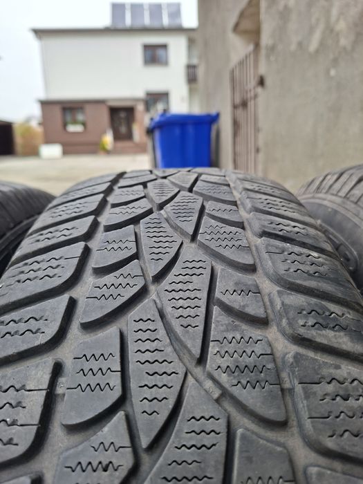 Opony zimowe Dunlop 215/65R16