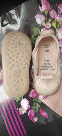 Продам взуття для дівчинки H&M