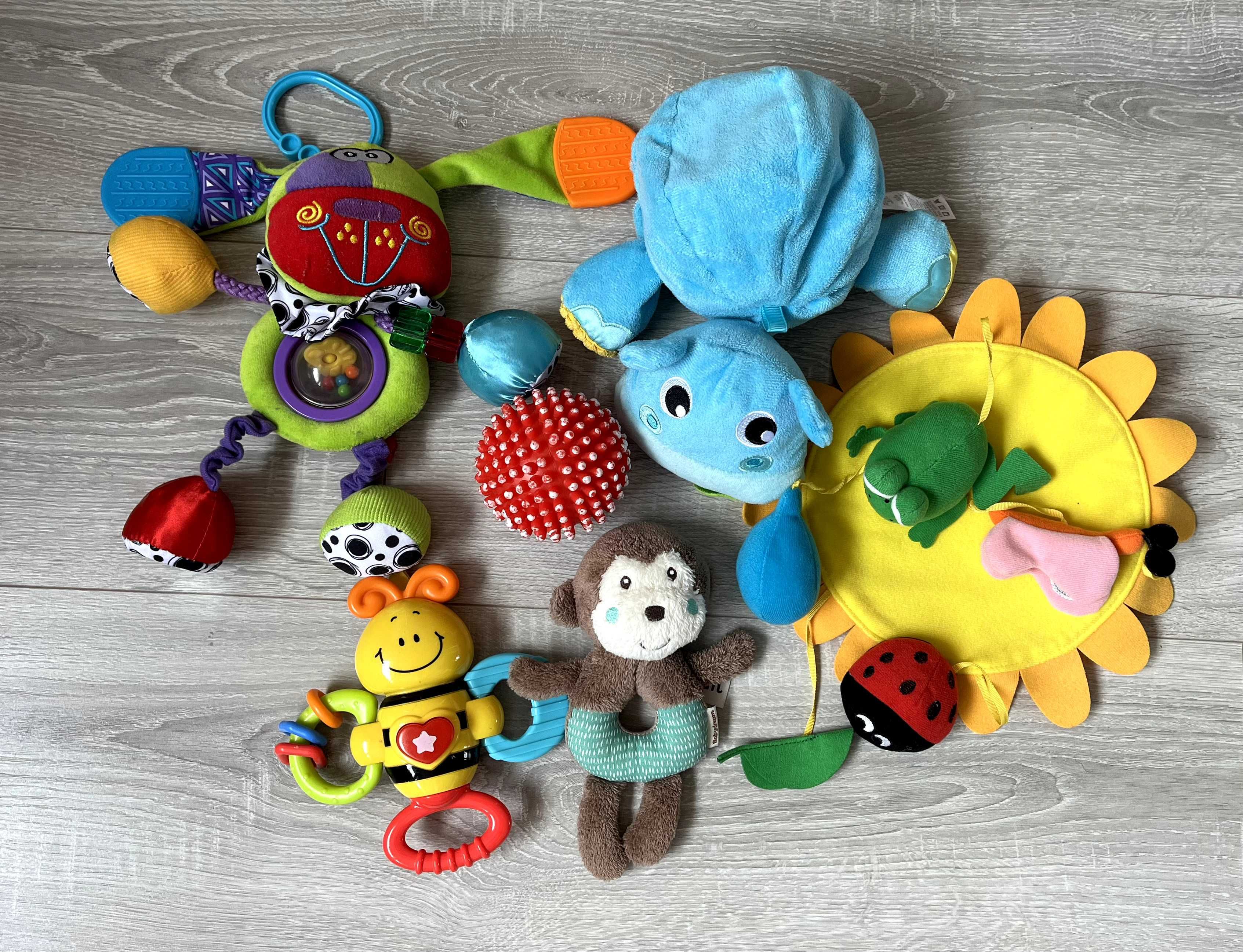 Zestaw zabawek sensorycznych Hipopotam FisherPrice,Pszczoła,Małpka etc