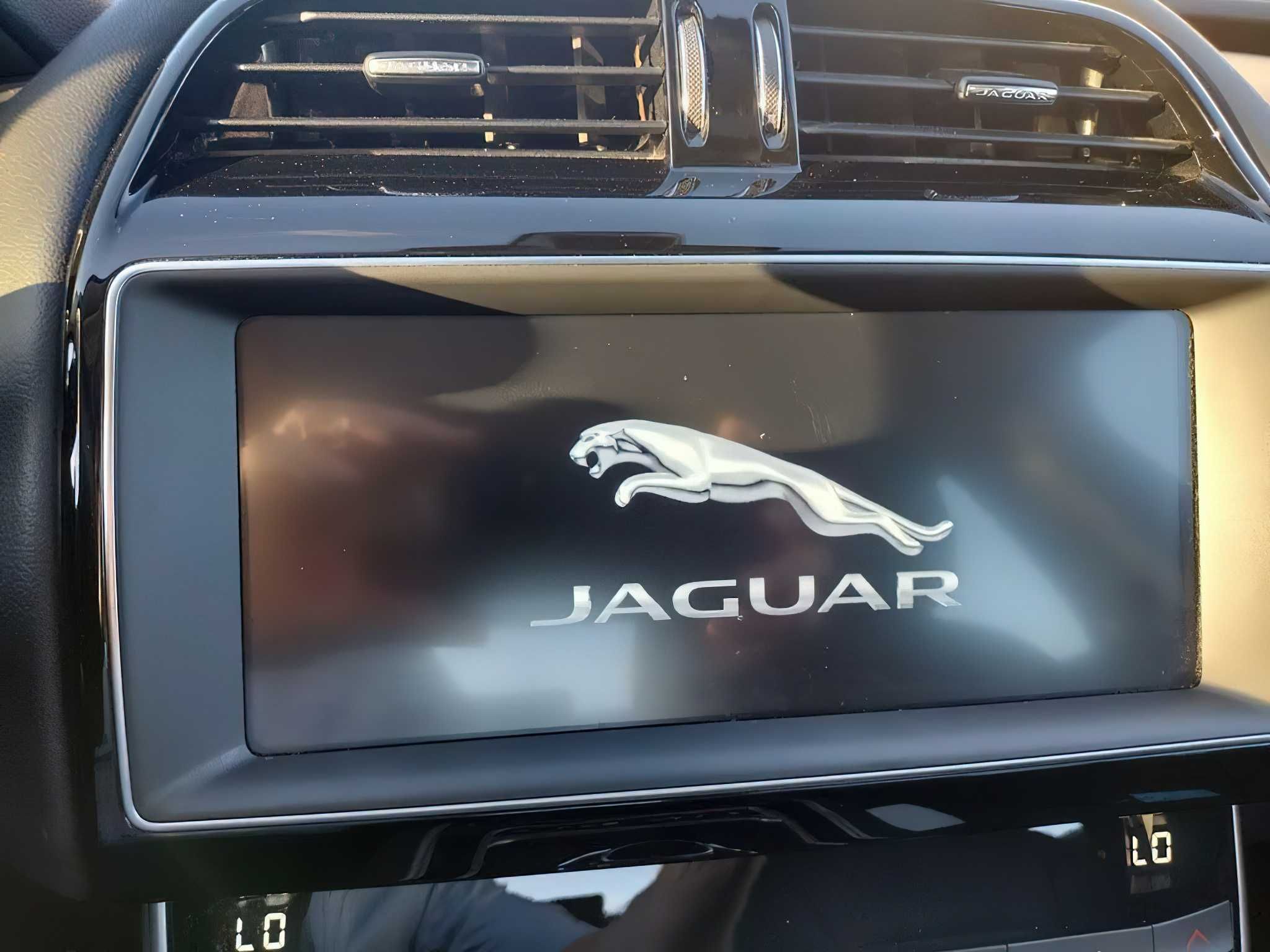 Jaguar XE 2019 Gray