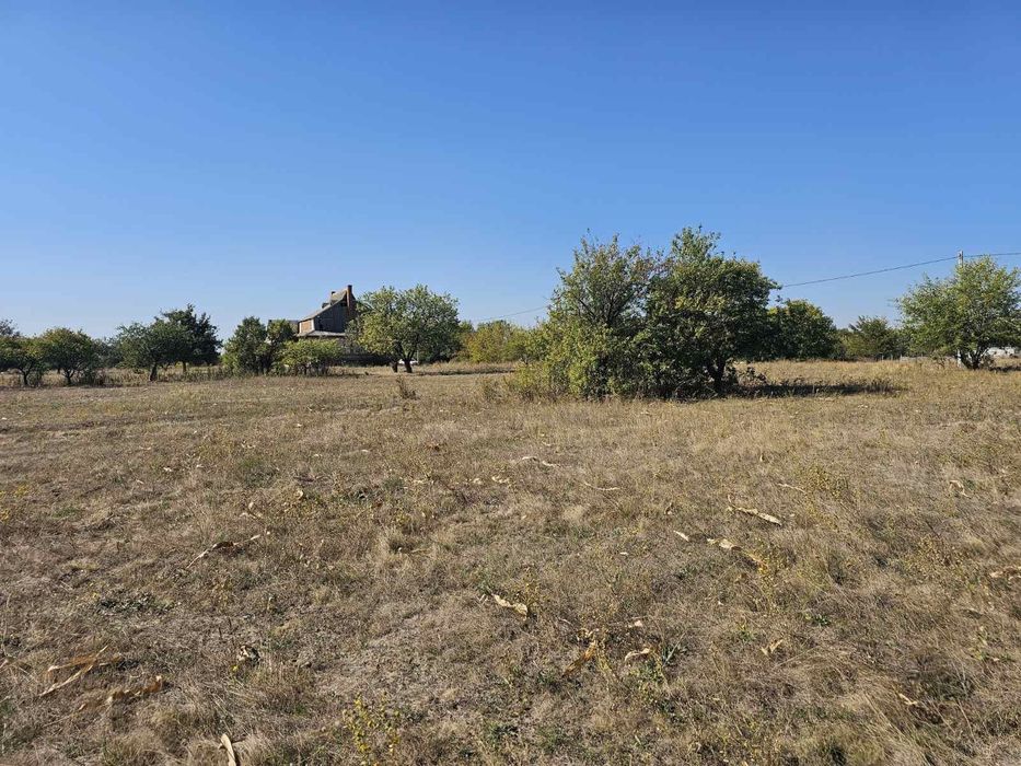 Продажа участка 61 сотка,под строительство,правильной формы,есть дом,