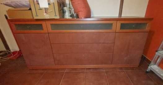 Mobiliário de sala em Nogueira por uma bagatela