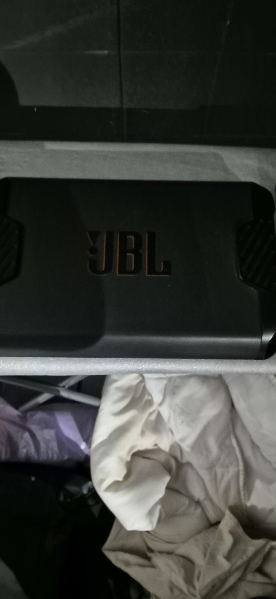 Amplificador JBL 4 canais 1000w em ótimo estado e pouco uso